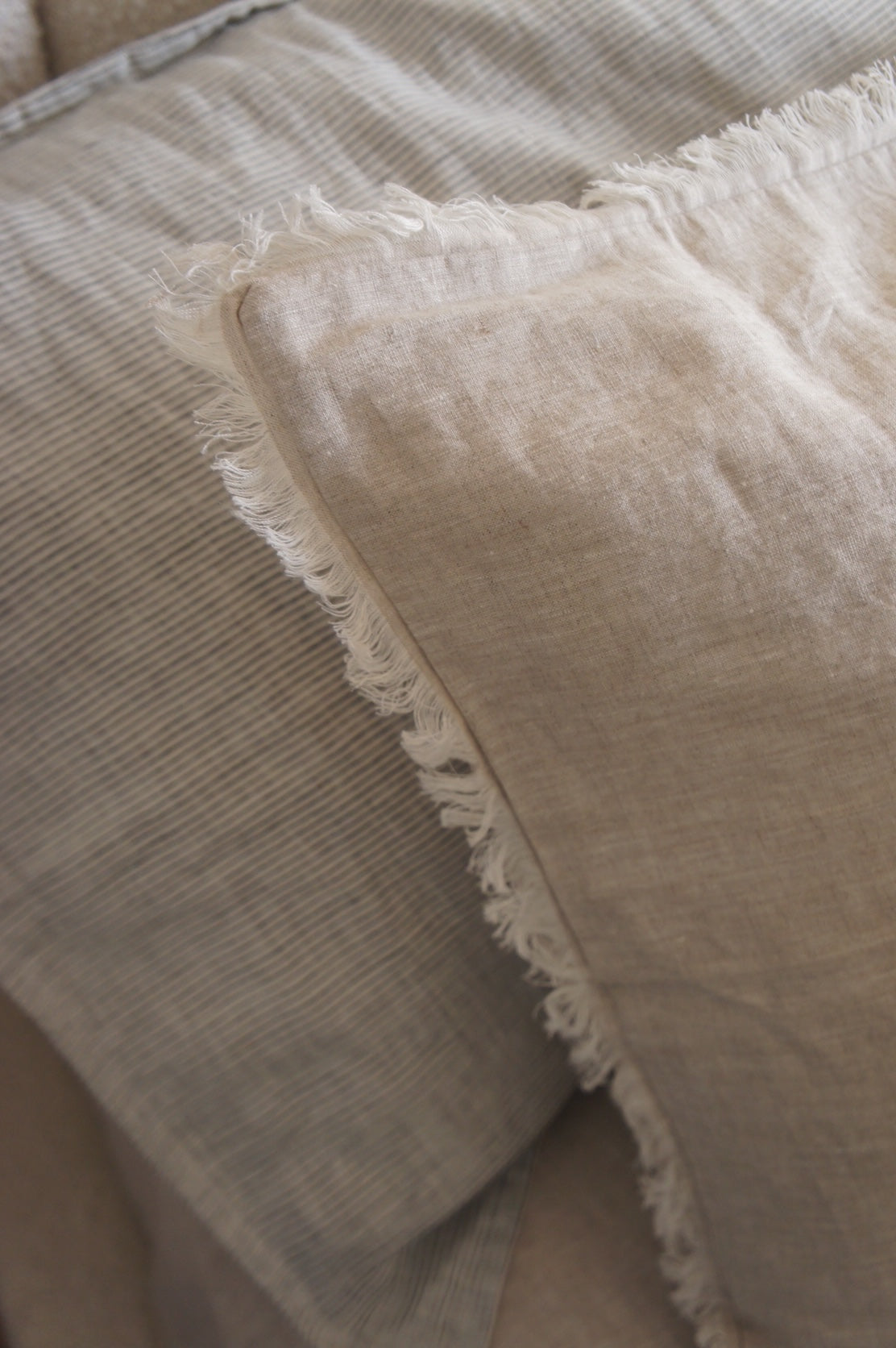 “Sable” Frayed Linen Pillowcases